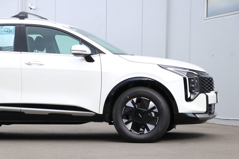 2026 Kia Sportage Light HEV AWD image 4