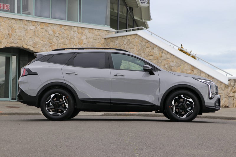 2026 Kia Sportage X-Line HEV 2WD image 3