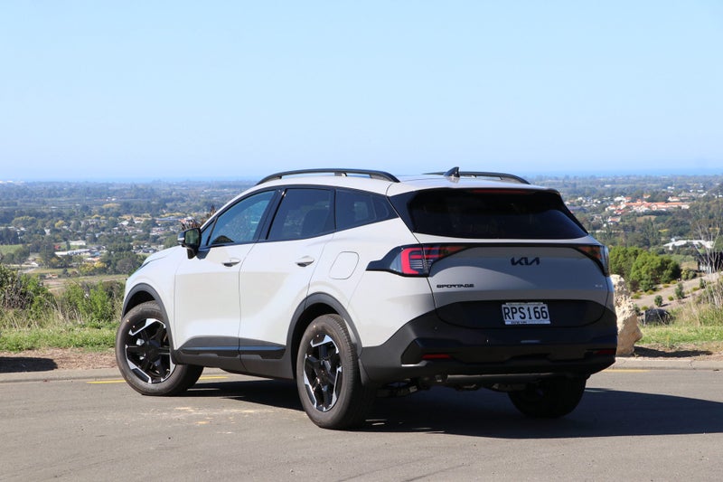 2026 Kia Sportage X-Line HEV 2WD image 2