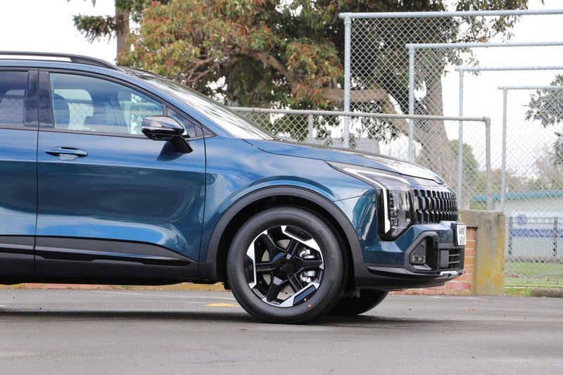 2026 Kia Sportage X-Line HEV AWD image 4