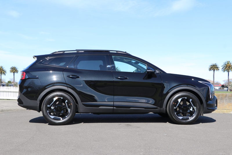 2026 Kia Sportage X-Line HEV AWD image 3