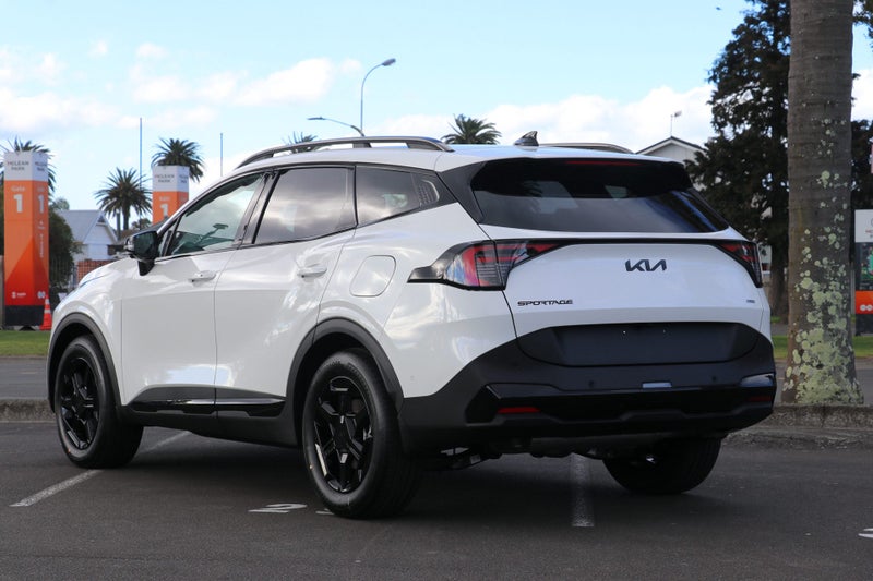 2026 Kia Sportage X-Line HEV AWD image 2