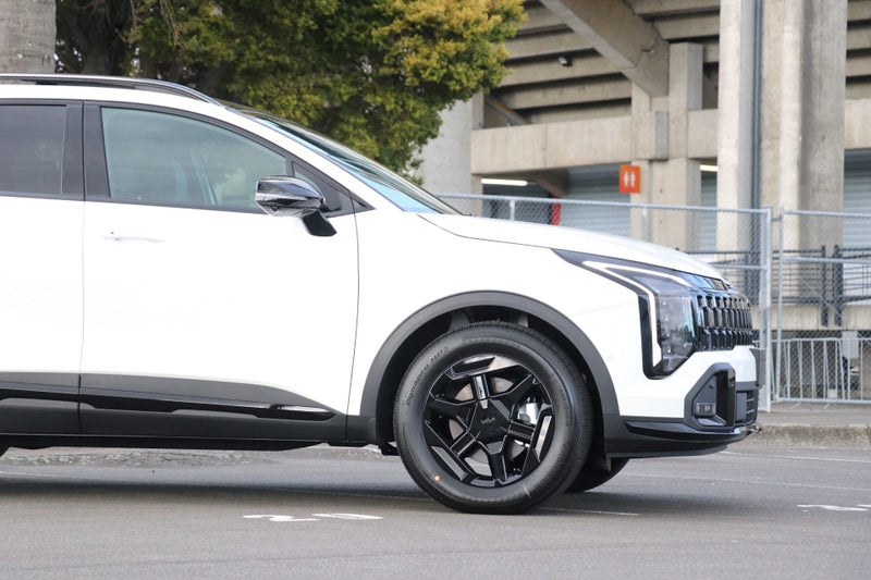 2026 Kia Sportage X-Line HEV AWD image 4
