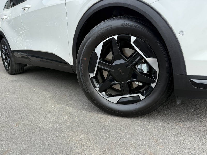 2026 Kia Sportage X-Line HEV AWD image 2