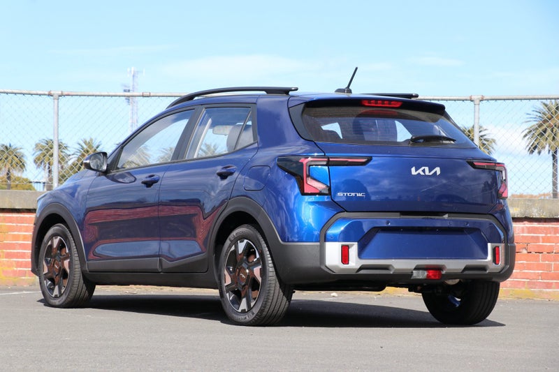 2026 Kia Stonic LX 1.0PT/7AM image 2