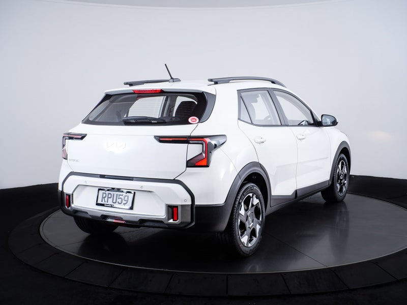 2026 Kia Stonic LX 1.0T image 3