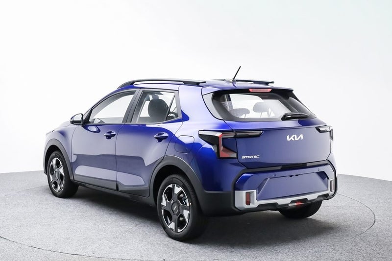 2026 Kia Stonic LX image 5