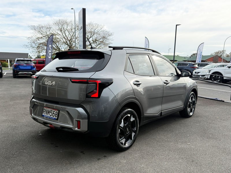 2026 Kia Stonic LX image 4