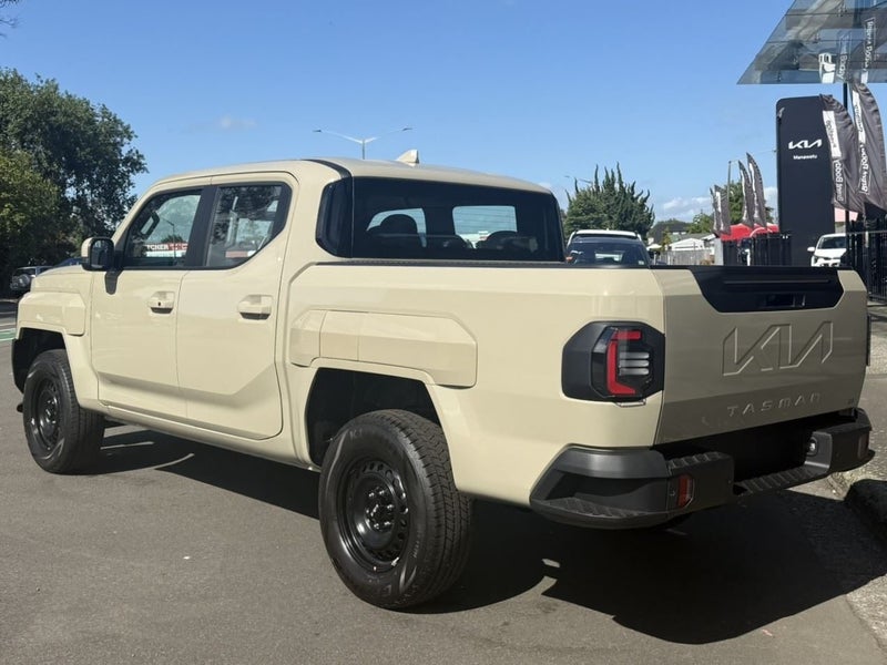 2026 Kia Tasman TX 4WD Wellside image 4