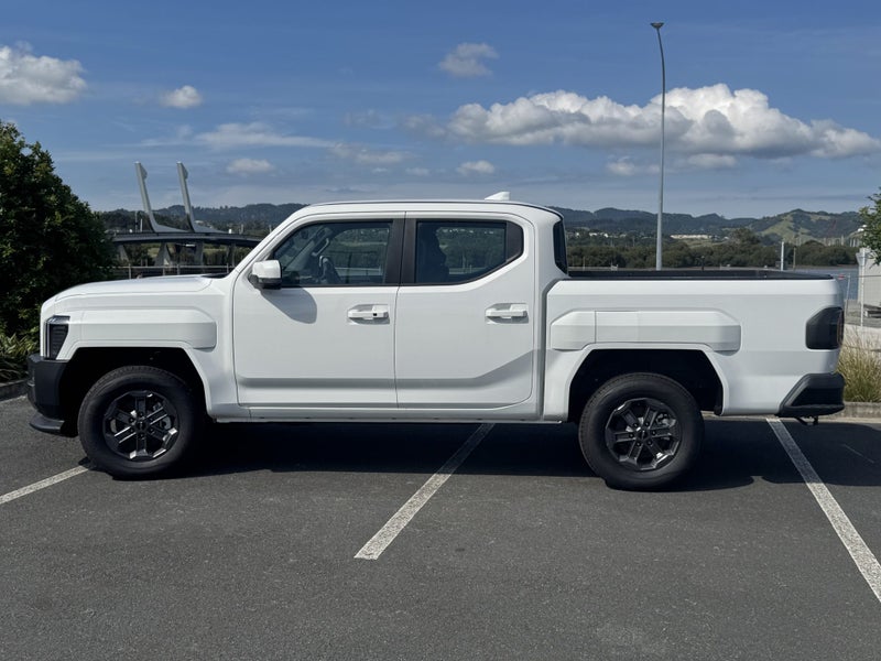 2026 Kia Tasman TXR 4 WD 2.2 diesel 8 speed auto image 3