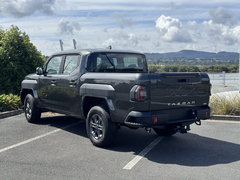 2026 Kia Tasman TXR 4 WD 2.2 diesel 8 speed auto image 4