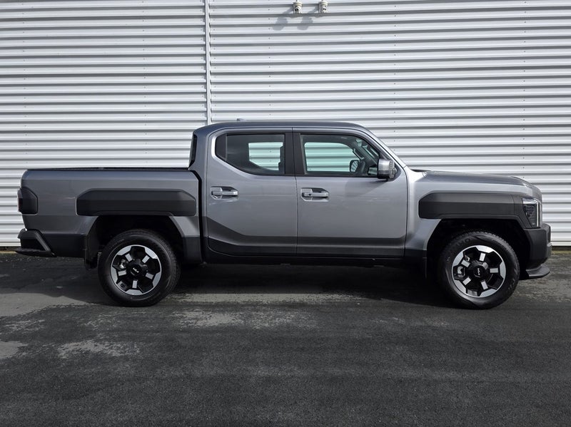 2026 Kia Tasman TXS image 3