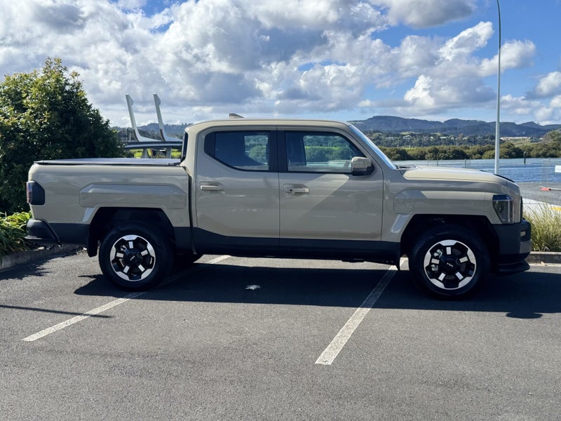 2026 Kia Tasman TXS 4 WD 2.2 diesel 8 speed auto image 2