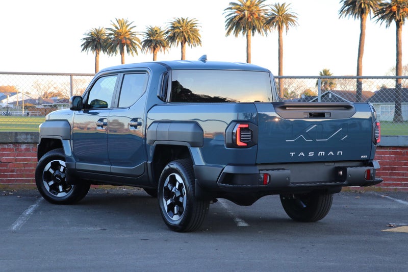 2026 Kia Tasman TXS 4WD Wellside image 2