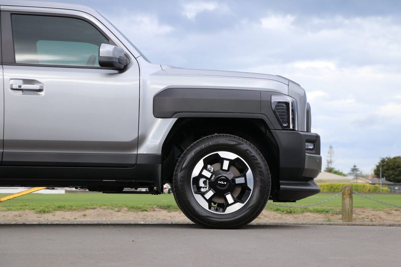 2026 Kia Tasman TXS 4WD Wellside image 4