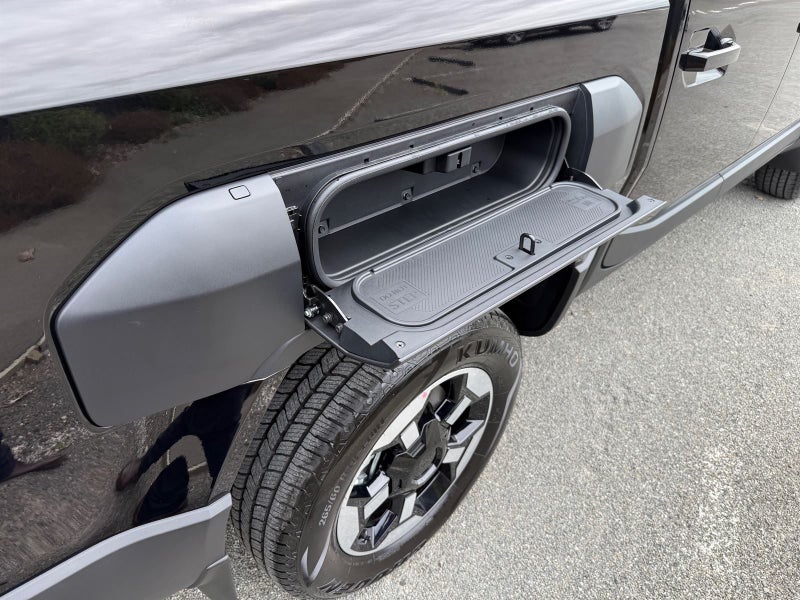 2026 Kia Tasman X-LINE 4WD 2.2DT Double Cab 8Auto image 4