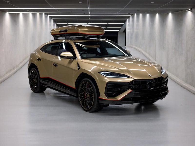 2026 Lamborghini URUS SE image 2