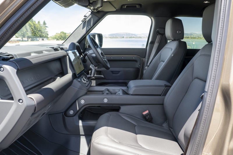 2026 Land Rover Defender 110 425 Edition image 3