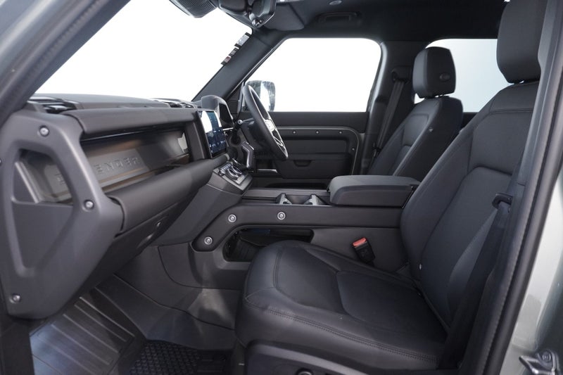 2026 Land Rover Defender 110 5.0L SUPERCHARGED... image 3
