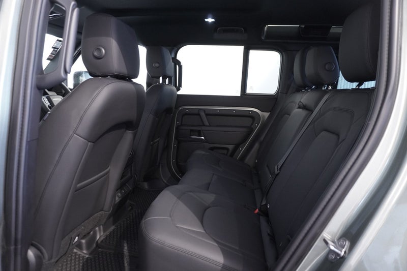 2026 Land Rover Defender 110 5.0L SUPERCHARGED... image 5