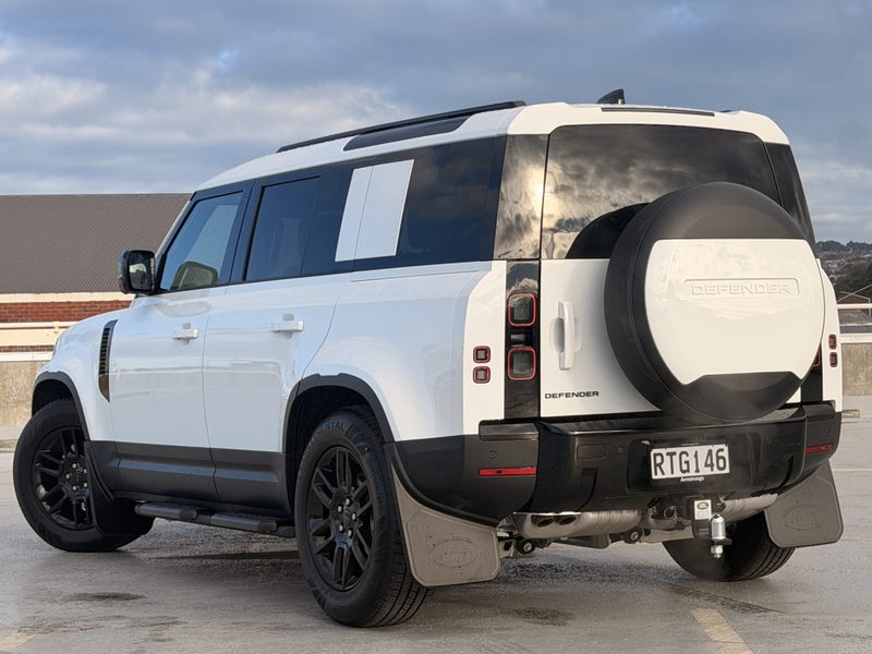 2026 Land Rover Defender 110 D250 S image 2