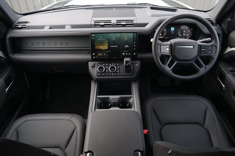 2026 Land Rover Defender 110 D250 S image 5