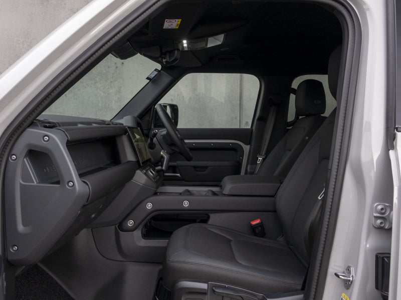 2026 Land Rover Defender 110 D250 S image 3