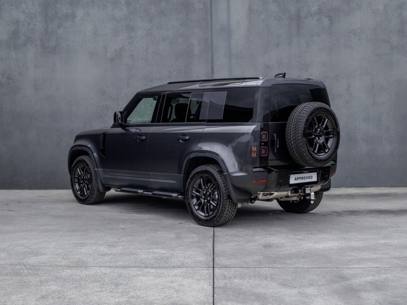 2026 Land Rover Defender 110 D250 S image 2