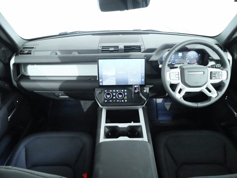 2026 Land Rover Defender 110 D250 S image 4