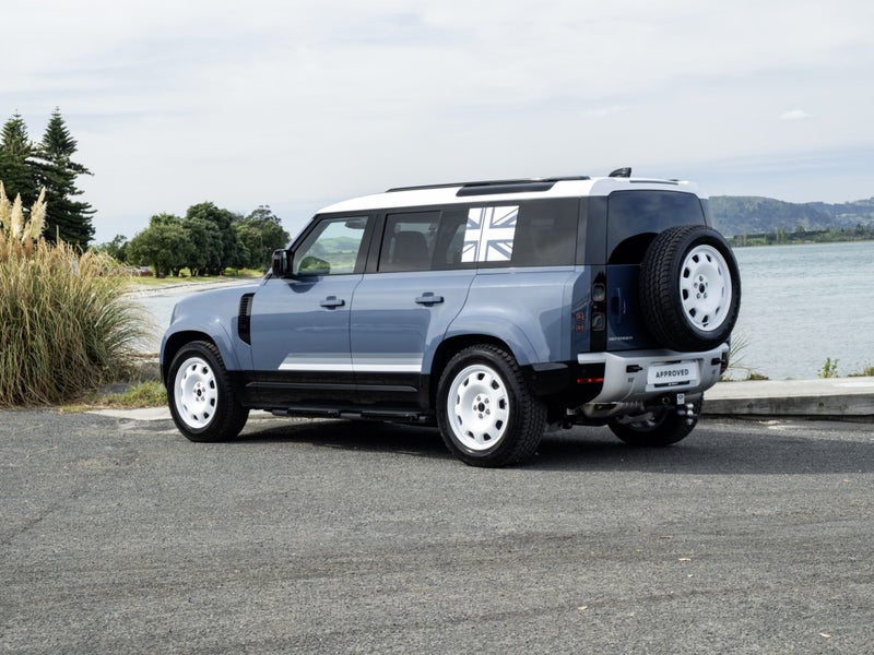 2026 Land Rover Defender 110 D350 County Edition image 2