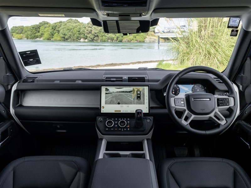 2026 Land Rover Defender 110 D350 County Edition image 4