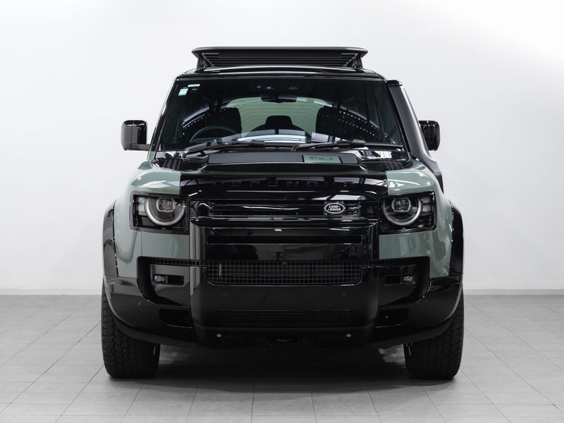 2026 Land Rover Defender 110 D350 Trophy Edition image 2