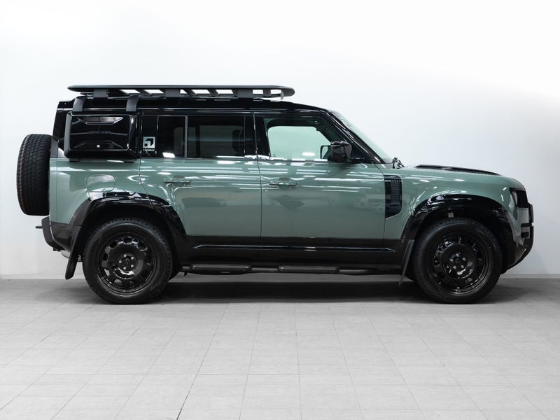 2026 Land Rover Defender 110 D350 Trophy Edition image 3