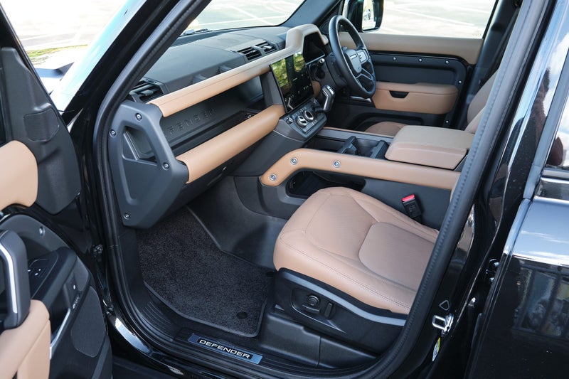 2026 Land Rover Defender 110 D350 X-Dynamic HSE image 4