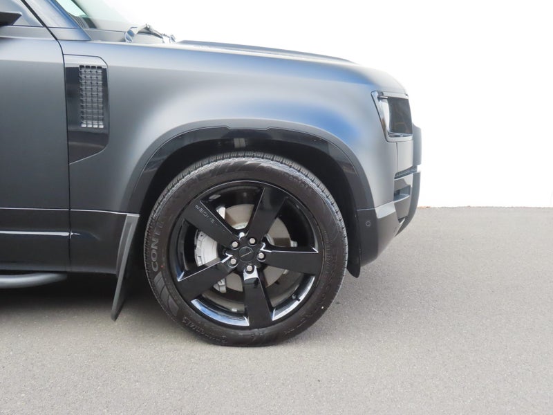 2026 Land Rover Defender 110 D350 X-Dynamic HSE image 3