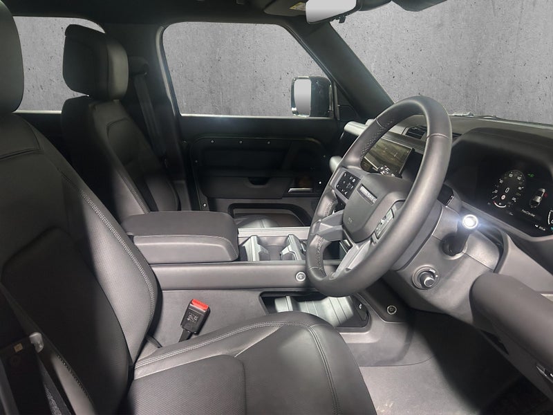 2026 Land Rover Defender 110 D350 X-Dynamic HSE image 2