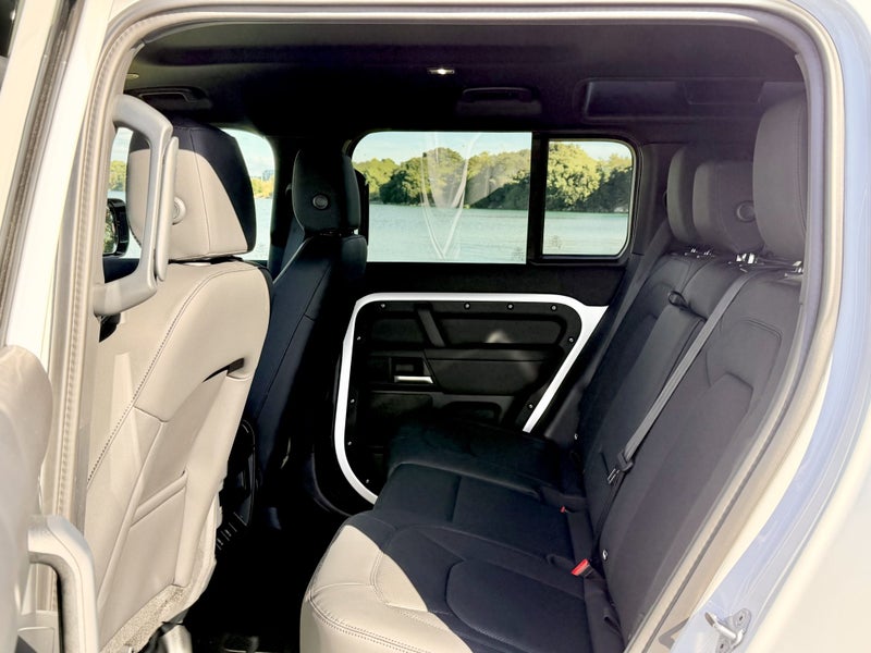 2026 Land Rover Defender 110 D350 X-Dynamic SE image 5