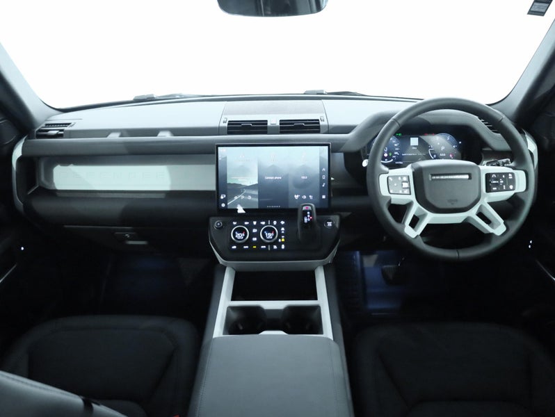 2026 Land Rover Defender 110 D350 X-Dynamic SE image 4