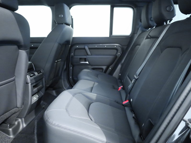 2026 Land Rover Defender 110 D350 X-Dynamic SE image 5