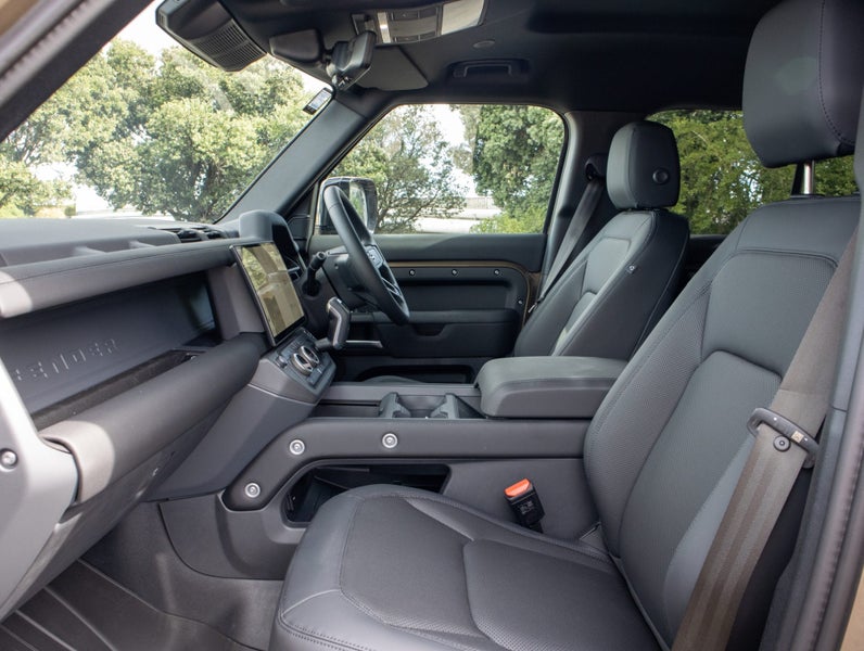 2026 Land Rover Defender 110 D350 X-Dynamic SE image 3