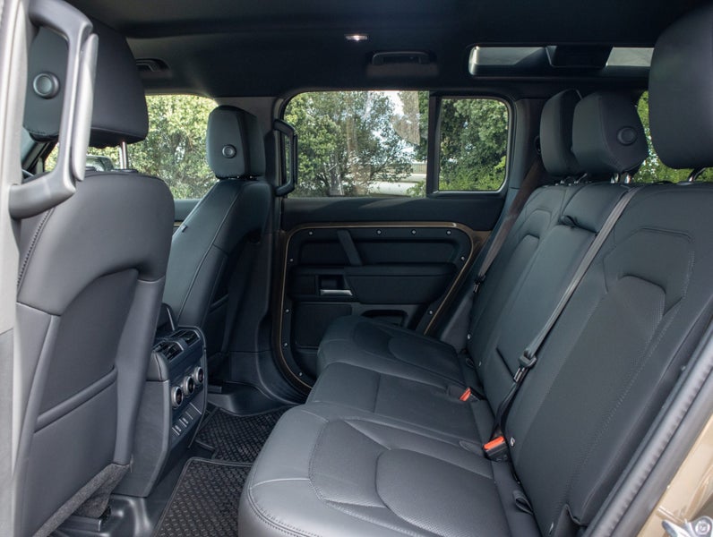 2026 Land Rover Defender 110 D350 X-Dynamic SE image 5