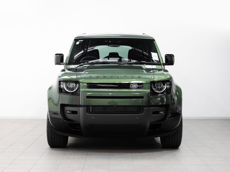 2026 Land Rover Defender 110 D350 X-Dynamic SE image 2