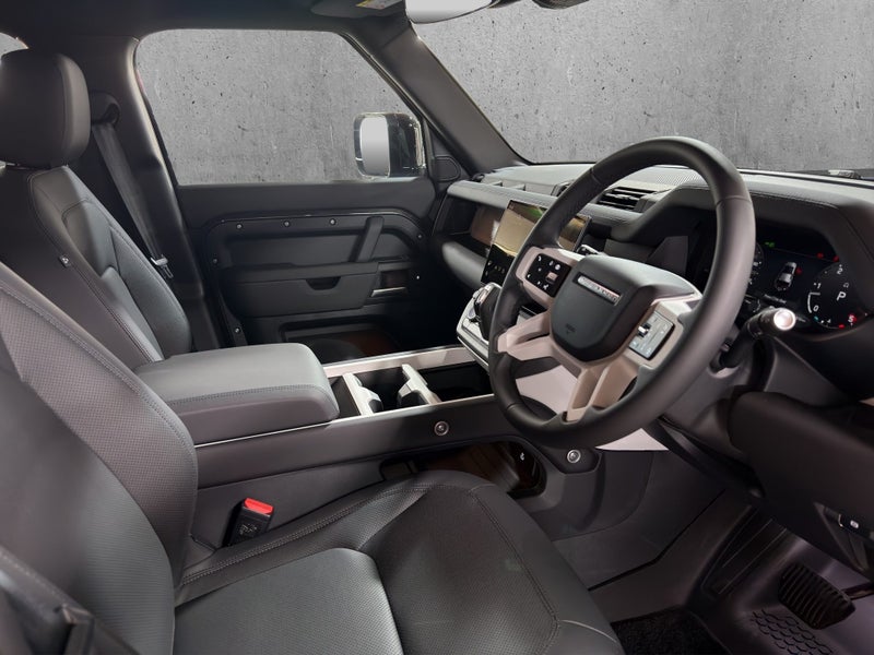 2026 Land Rover Defender 110 D350 X-Dynamic SE image 2