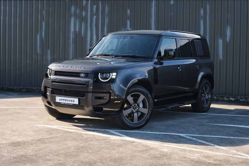 2026 Land Rover Defender 110 D350 X-Dynamic SE image 2