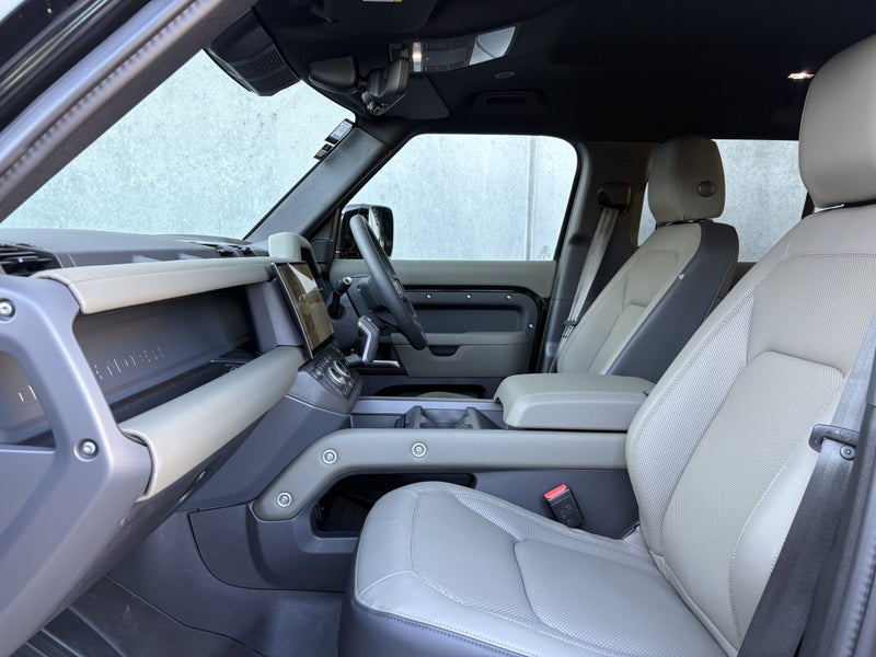 2026 Land Rover Defender 110 P300e X-Dynamic SE image 3