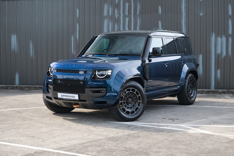 2026 Land Rover Defender 110 P635 OCTA image 2