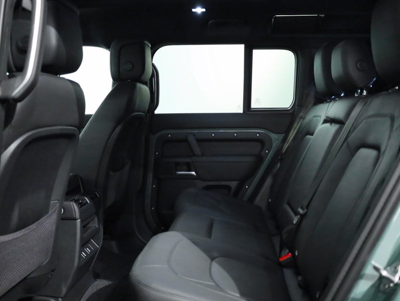 2026 Land Rover Defender 110 Trophy Edition image 5