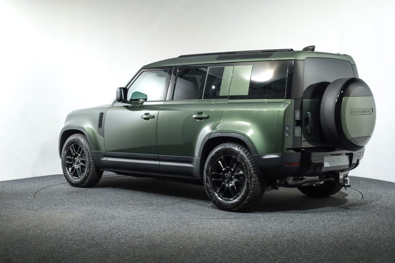 2026 Land Rover Defender 110, Woolstone Edition image 2