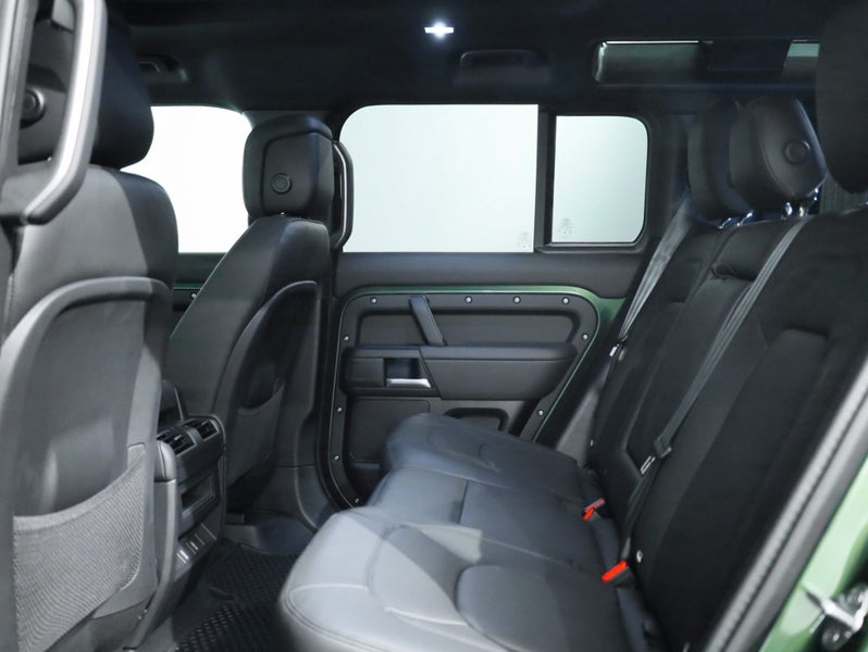 2026 Land Rover Defender 110, Woolstone Edition image 5