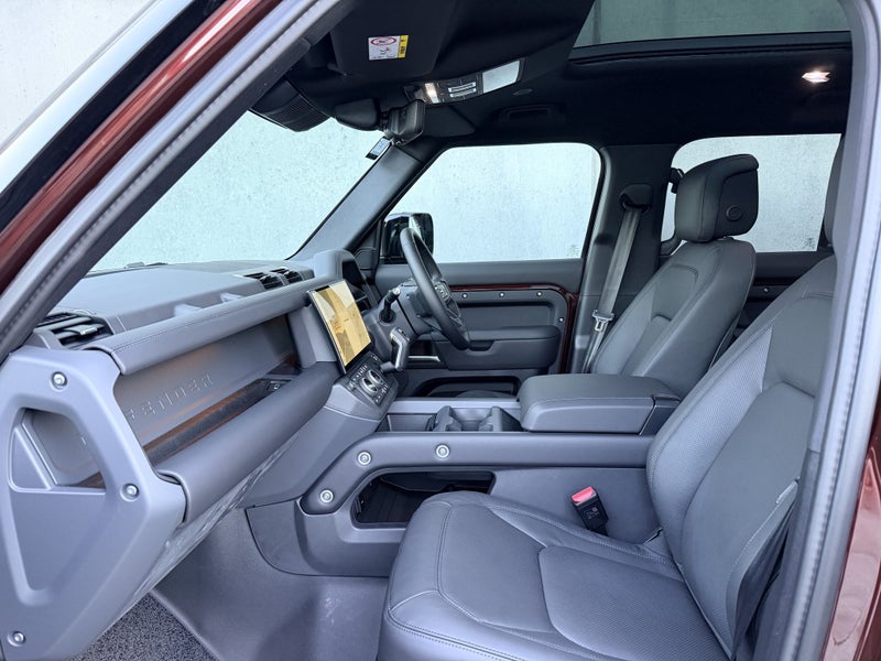 2026 Land Rover Defender 130 D350 X-Dynamic HSE image 3